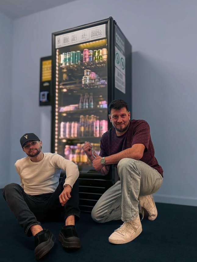 Zakladatelé SmartVendor u chladicího automatu